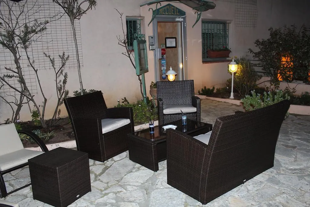 Hotel Le Clos Des Pins Six-Fours-les-Plages